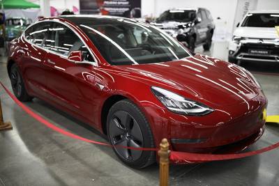 Илон Маск пообещал автомобиль Tesla стоимостью до двух миллионов рублей