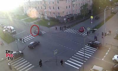 Женщину сбили в центре Петрозаводска