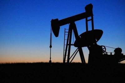 Нефть подешевела на новостях о росте запасов в США