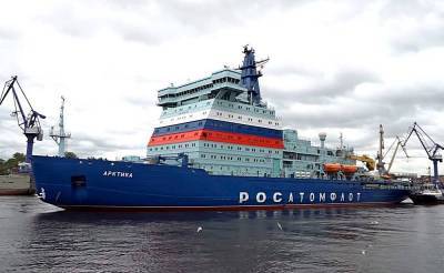 СМИ США: Несмотря на все трудности, крупнейший ледокол в мире направляется в Русскую Арктику