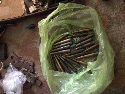 Пограничники в Крыму изъяли у копателя оружие и боеприпасы времен ВОВ