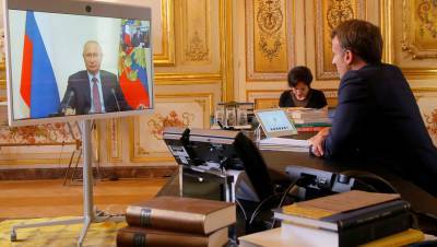 Политолог заявил о выгоде Макрона от публикации беседы с Путиным о Навальном
