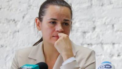"Была поставлена перед жестким выбором": стало известно, чем угрожали Тихановской в кабинете главы ЦИК Беларуси