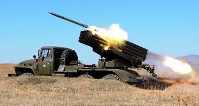 Самоходная артиллерия "Мста-С" уничтожила технику "противника" на учениях "Кавказ-2020"