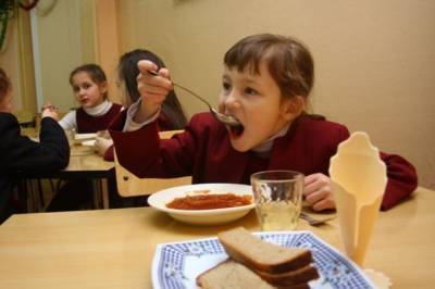 Роспотребнадзор проверит в регионах школьное меню и качество блюд