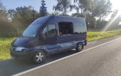 В Смоленской области ранен пассажир микроавтобуса, попавшего в ДТП