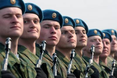 В Белоруссии десантировалась батальонно-тактическая группа ВДВ России