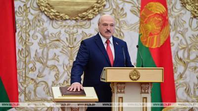 Лукашенко заявил, что цветная революция провалилась и вступил в должность