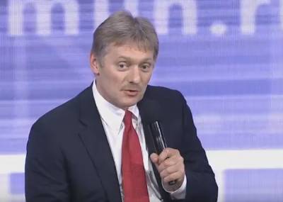 В Кремле прокомментировали статью о разговоре Путина и Макрона о Навальном: "Мягко говоря, не точные формулировки"