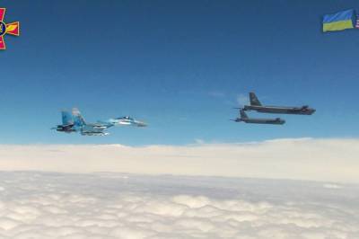 В воздушное пространство Украины вошли бомбардировщики США