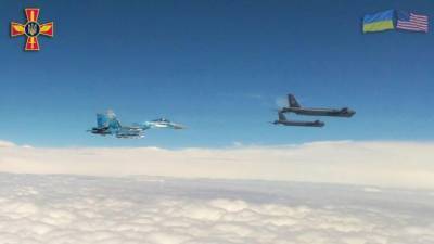 Украина подняла МиГ-29 и Су-27 для сопровождения американских бомбардировщиков Б-52