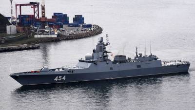 В проливе Эресунн столкнулись российский фрегат и гражданское судно