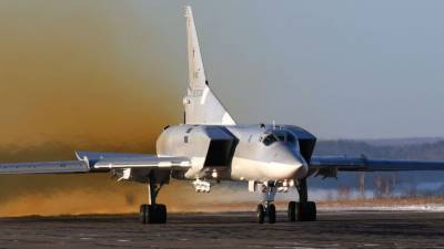 Российские бомбардировщики Ту-22 пролетели над Белоруссией в рамках учений