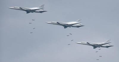Российские Ту-22М3 поразили цели на учениях "Славянское братство"