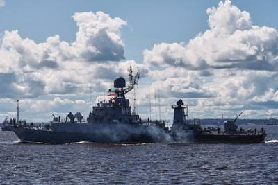 ВМФ России рассказал о столкновении боевого корабля с иностранным судном