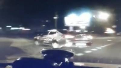 Таксист на ходу вытолкнул пассажирку во время полицейского погони в Петербурге