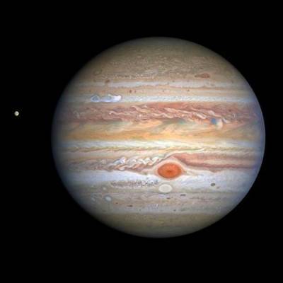 Аппарат NASA «Юнона» сделал снимок затмения на Юпитере