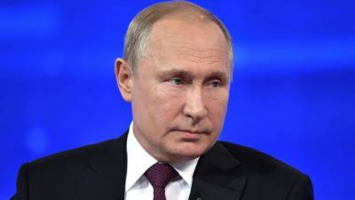 Путин назвал напряженной ситуацию с безработицей в России