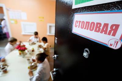 В российской школе дети отравились бесплатными обедами