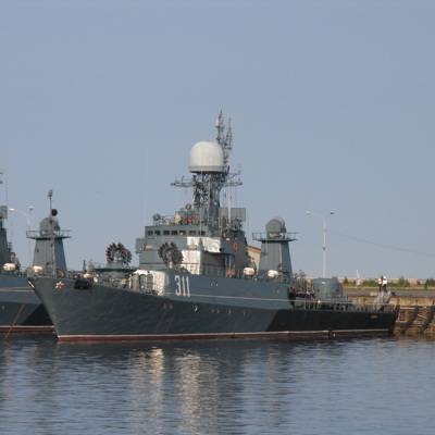 Российский военный корабль «Казанец» получил пробоину после столкновения на Балтике