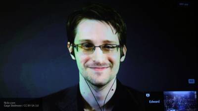 Сноуден не передавал США доходы за книгу