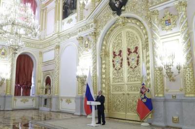 Путин поблагодарил сенаторов за участие в подготовке поправок к Конституции