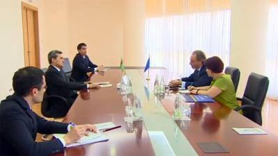 Мередов обсудил с послом ЕС восстановление экономики страны после пандемии