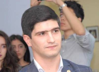 ЦИК Армении: Нарек Каграманян получит депутатский мандат Арсена Джулфалакяна.