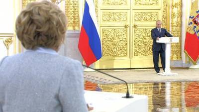 Путин: пенсии в России повысят на 6,3% в 2021 году