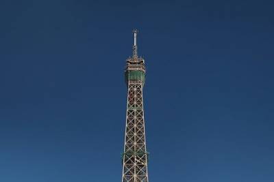 В Париже из-за угрозы взрыва закрыли Эйфелеву башню