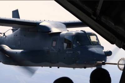 Авиация США осуществила дозаправку в воздухе конвертопланов Osprey над Черным морем: видео