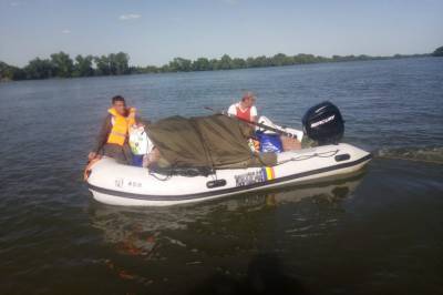 Украинские пограничники поймали троих румынов, которые случайно приплыли порыбачить