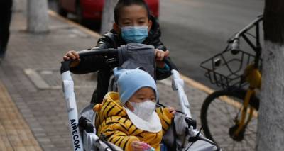 Стоит ли детям до двух лет носить медицинские маски? Ответ педиатра