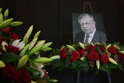 Михаила Борисова похоронили на Востряковском кладбище