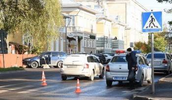 В Вологде автомобиль сбил школьницу на "зебре"