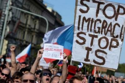 Чехия снова выступила против распределения мигрантов в ЕС