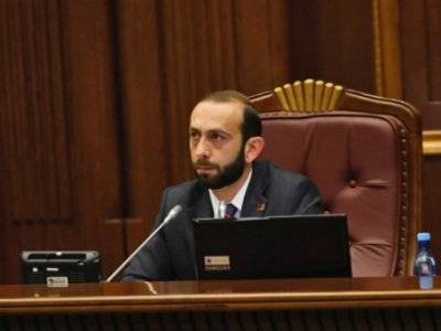 Депутаты и сотрудники аппарата парламента Армении получили премии
