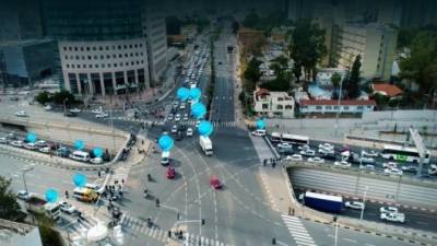 В Израиле разработали заряжающую электромобили дорогу