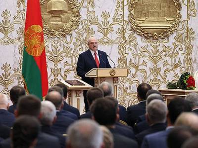 Политолог о закрытой инаугурации Лукашенко: Произносить текст присяги под крики протестующих было бы неудобно