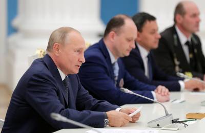 Путин встретился с российскими атомщиками