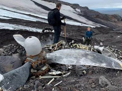 «Самолет врезался в ледник»: американский бомбардировщик спустя 76 лет оттаял