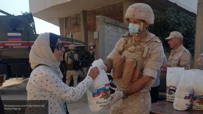 Жители сирийского Мардж ас-Султана получили гумпомощь от российских военных