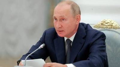 Песков: очных мероприятий у Путина будет становиться больше