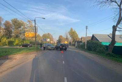 В Тверской области на дороге столкнулись два Opel