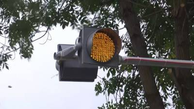 В Уфе родители учеников не могут добиться установки светофора около школы