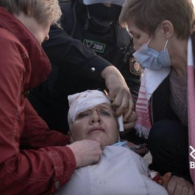 В центре Минска продолжаются жёсткие задержания протестующих