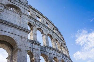 В Италии задержан турист, который нацарапал инициалы на стенах Колизея