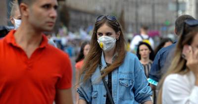 Эксперт: людям с коронавирусом нельзя носить маски с клапаном