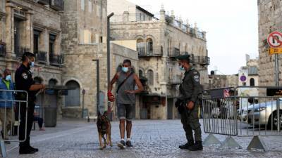 В Израиле на две недели вводят полный карантин из-за COVID-19