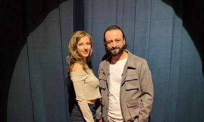 «Влюблена как кошка»: Лиза Арзамасова и Илья Авербух пришли на «Вечерний Ургант» в качестве пары